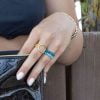 Χειροποίητο ελαστικό δαχτυλίδι Cuoro με γαλάζιο αχάτη